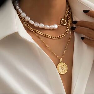 Set of 3 Gold and Pearl Necklaces